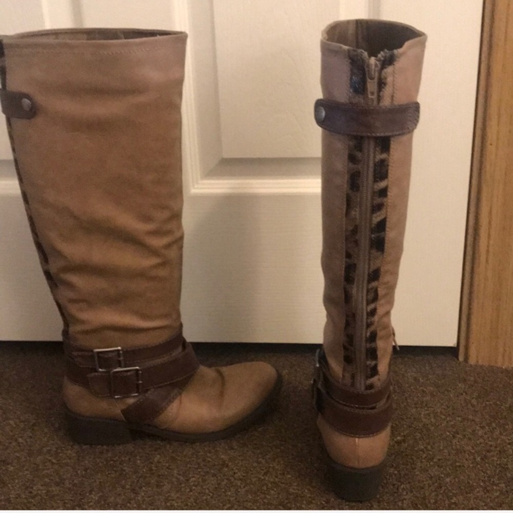 Size 7 Buckle tan and leopard print boots